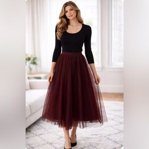 Haute Monde Burgundy Tulle Skirt Lined Elastic Waist Midi Size M